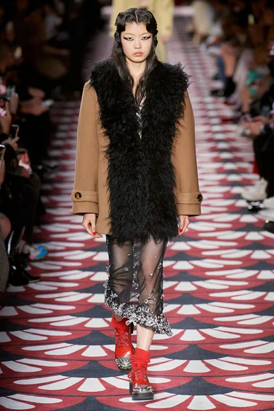 Look 9